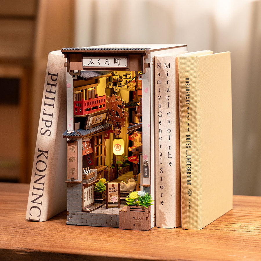 Rolife DIY Book Nook Kit - Sakura Wine Alley TGB11