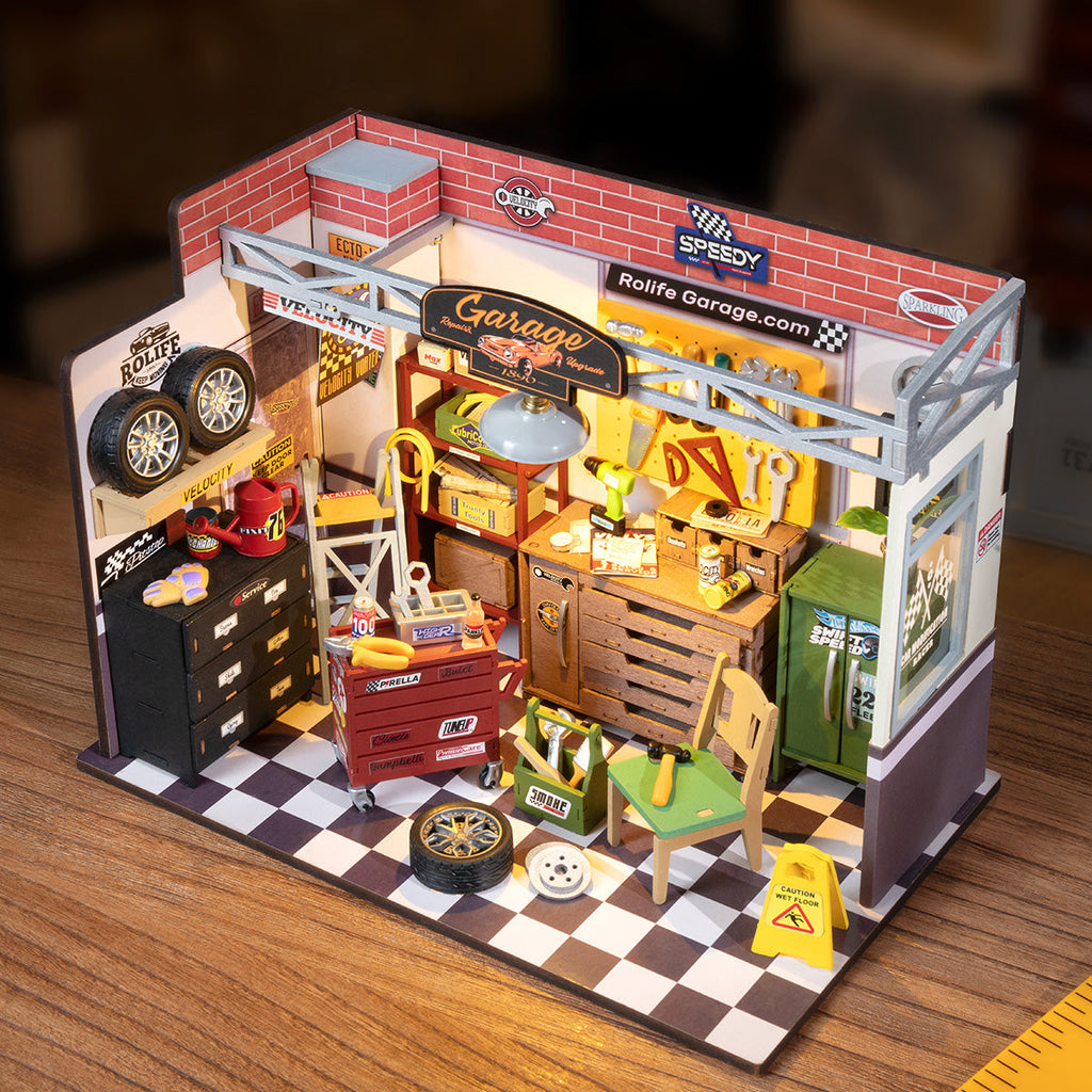 Rolife DIY Miniature House Kit - Garage Workshop  DG165
