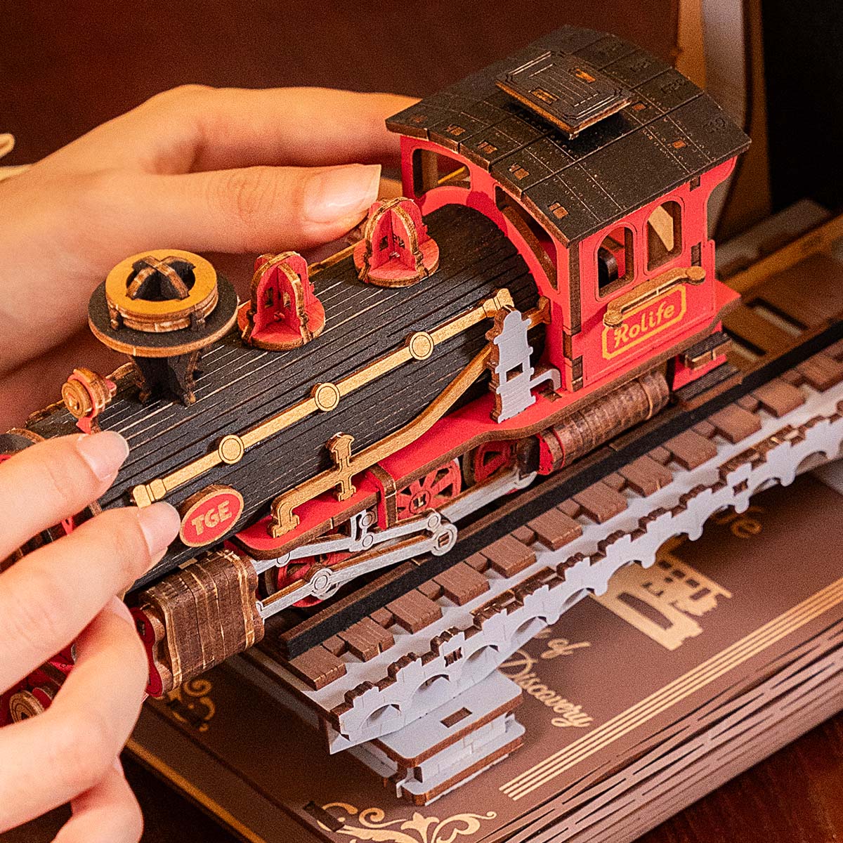 Rolife DIY Book Nook Kit - Century Train TGE01