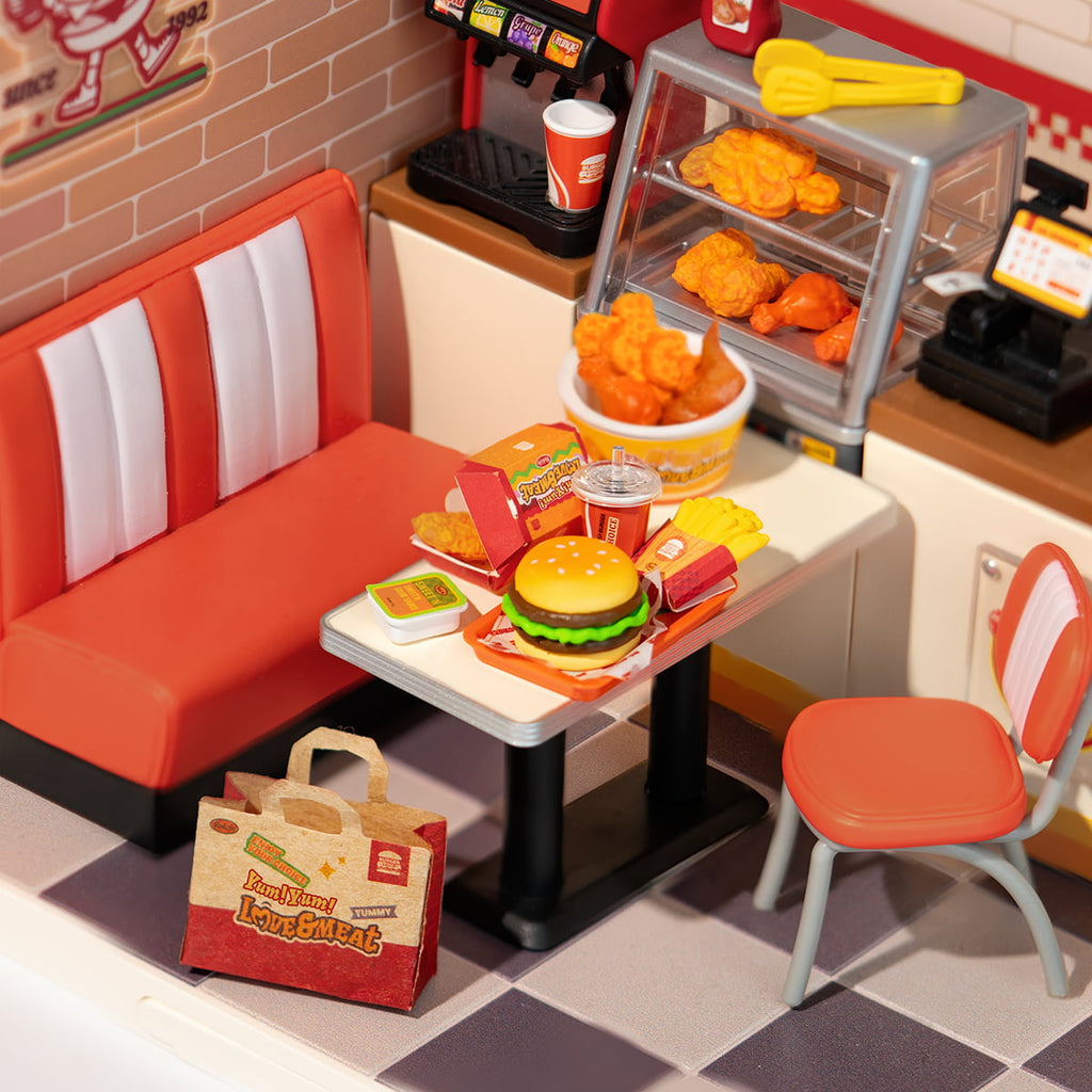 Rolife Yum Yum Burgers Super Creator Miniature House DW010
