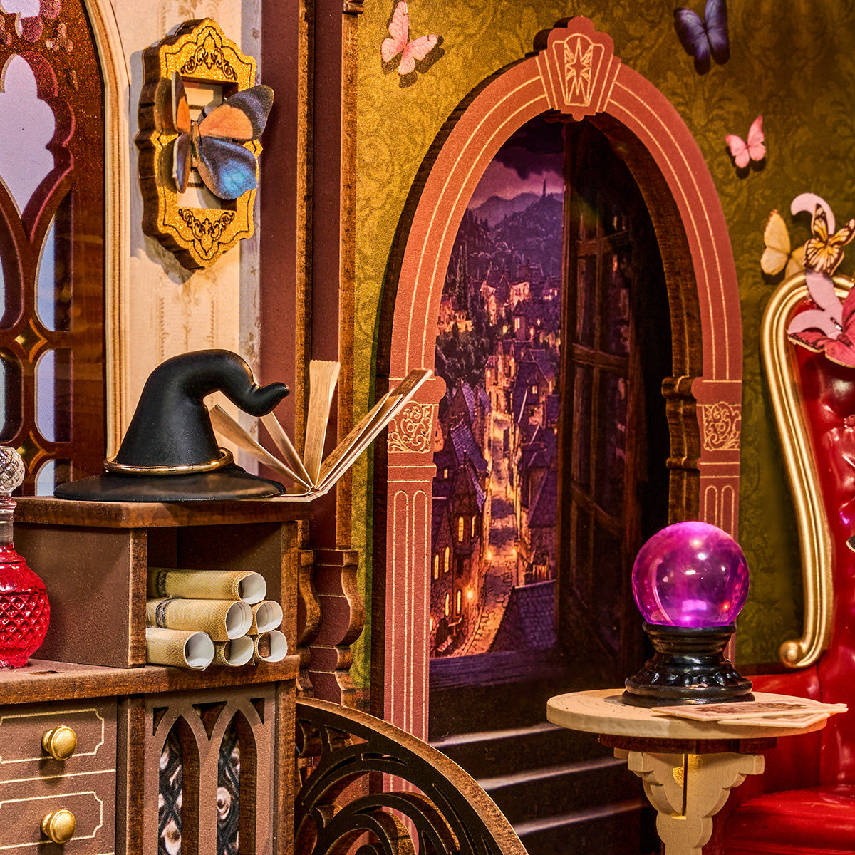 Rolife DIY Book Nook Kit - Magic Fantasy Corner TGB14