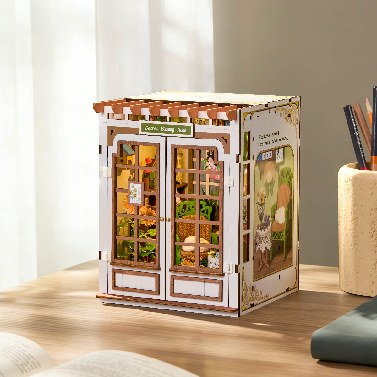 Rolife DIY Book Nook Kit - Secret Bloomy Nook TGE04